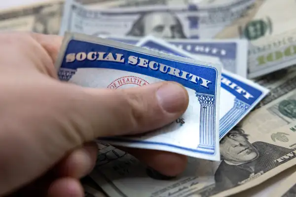 Social Security Warning: Retirees Targeted by Rising Scam Wave in 2026 explainer social security scams